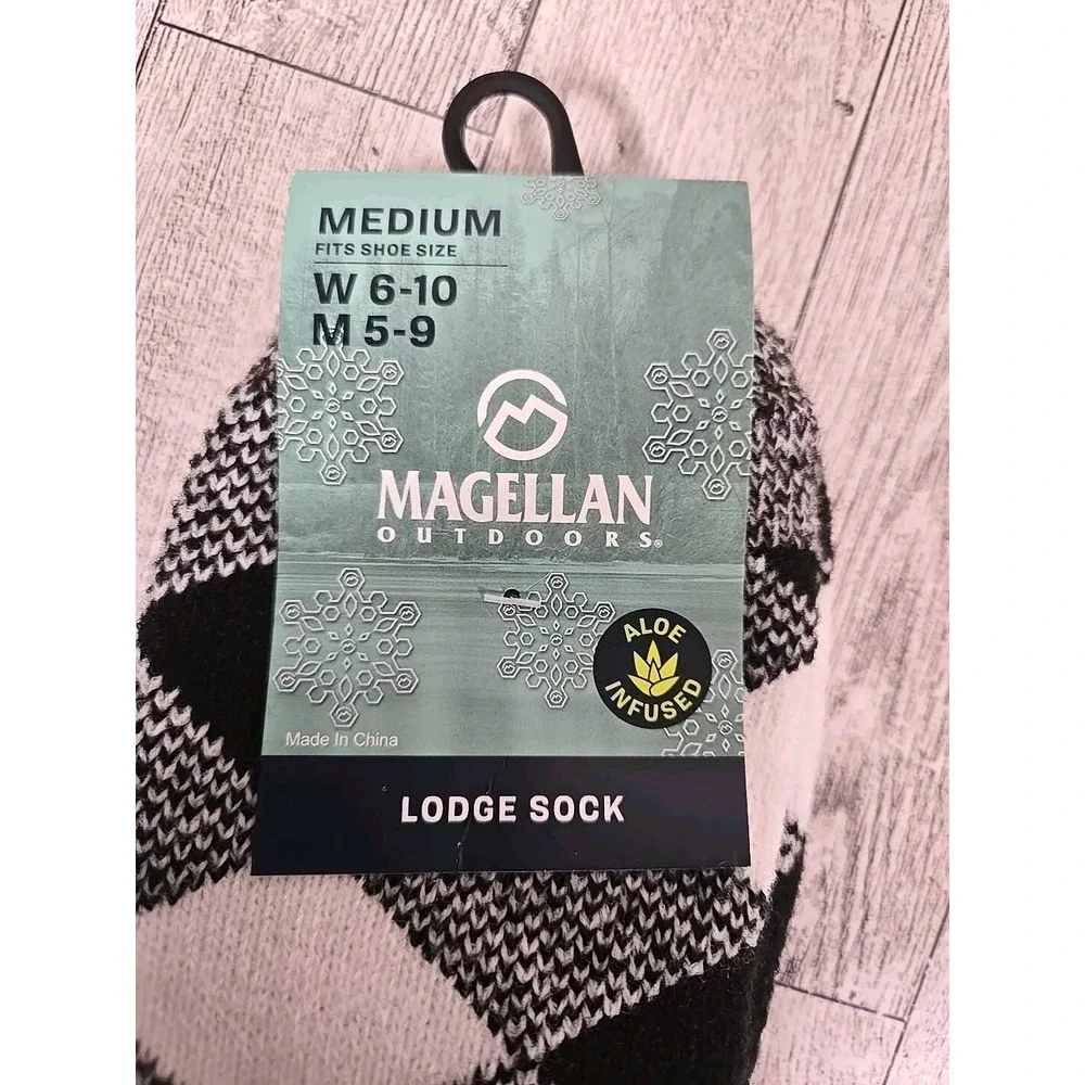 Magellan Socks MEDIUM Lodge Socks Black Gray Buffalo Plaid Shoe Sz 6-10 Lot of 2